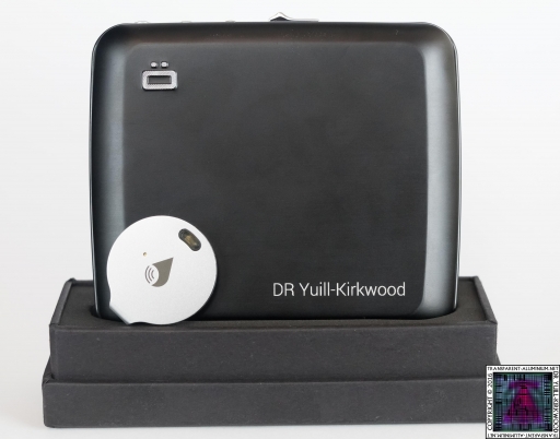 ÖGON Designs Code Wallet With TrackR (1)