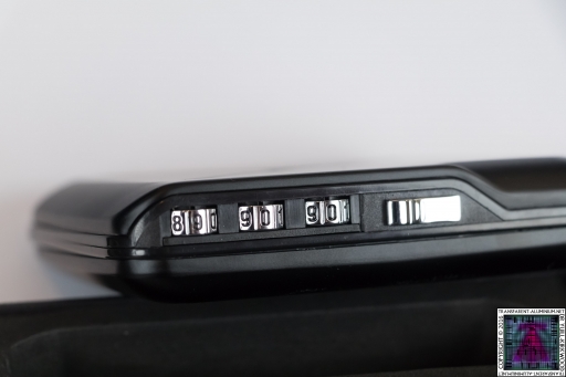ÖGON Designs Code Wallet With TrackR (2)