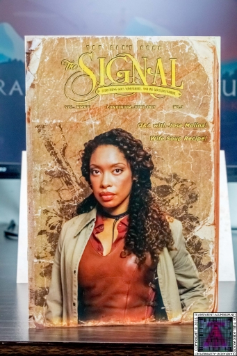 Loot Cargo Crate The Signal Zoe
