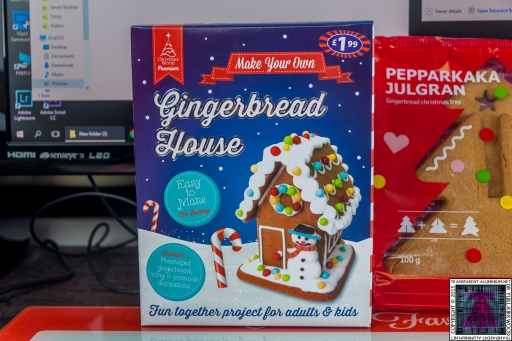 Christmas Gingerbread House - Lets Build (1)