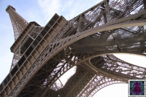 Eiffel Tower - Bace