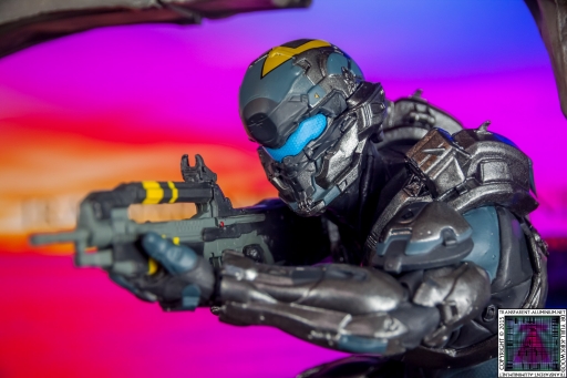 Halo 5 Guardians Locke Statue (2).jpg