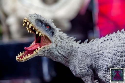 Jurassic World Blu-ray Collector's editions (8).jpg