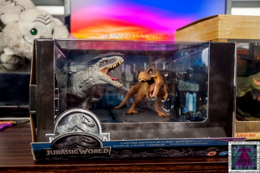 Jurassic World Blu-ray Collector's editions Box Art.jpg