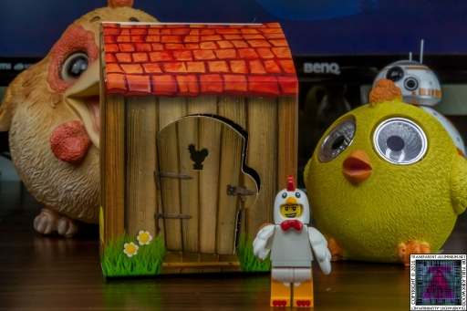 LEGO-6142167-Chicken-Man-Mini-Figure-and-Coop-5