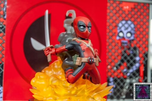 Qmx Deadpool Figure (10)