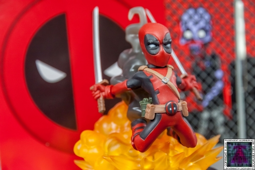 Qmx Deadpool Figure (7)