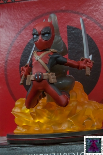 Qmx Deadpool Figure (9)