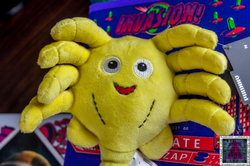 Loot Crate Plush Alien Facehugger (1)