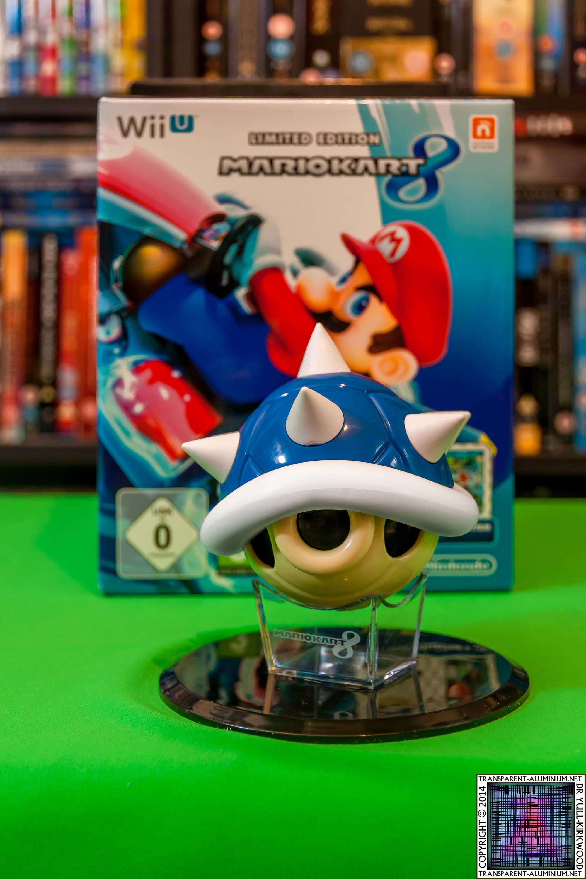 Mario Kart 8 Limited Edition (with Blue Shell Figurine) (Nintendo Wii U)