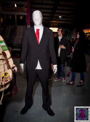 Comic-Con Cosplay Slender Man.jpg