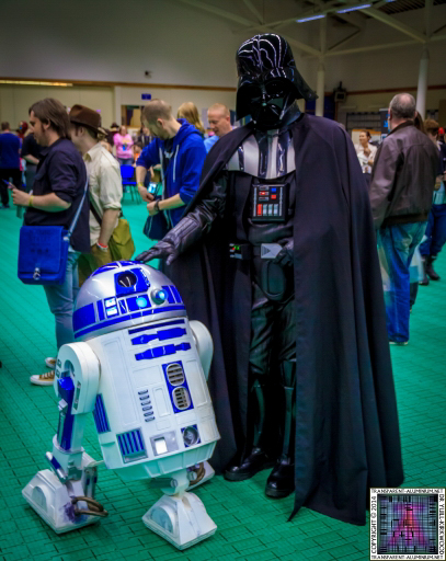 Darth Vader with R2-D2 at Screen-Con 2014
