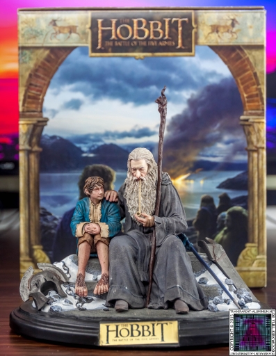 Gandalf and Bilbo Silent Reflection Statue (2)